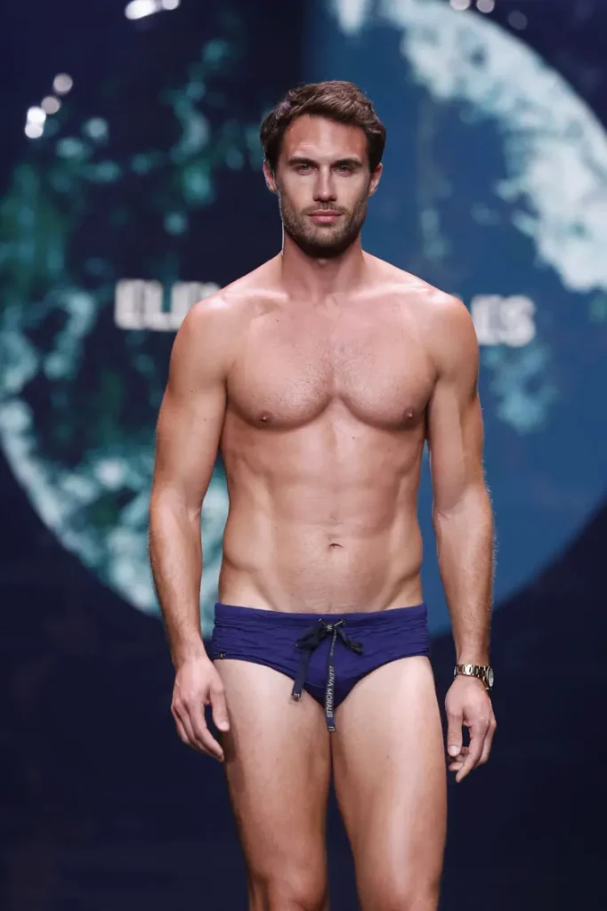 Coleccion amarte pasarela Elena Morales 2025