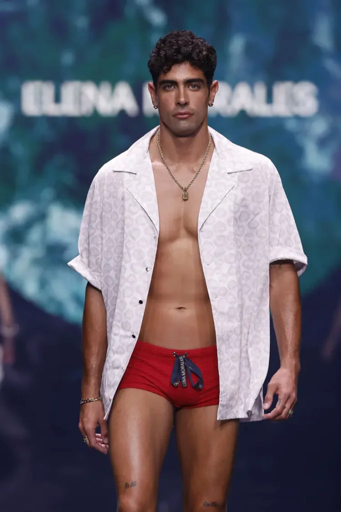 Coleccion amarte pasarela Elena Morales 2025