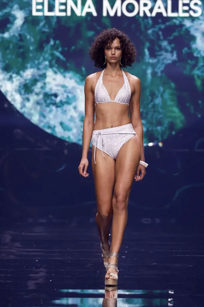 Coleccion amarte pasarela Elena Morales 2025