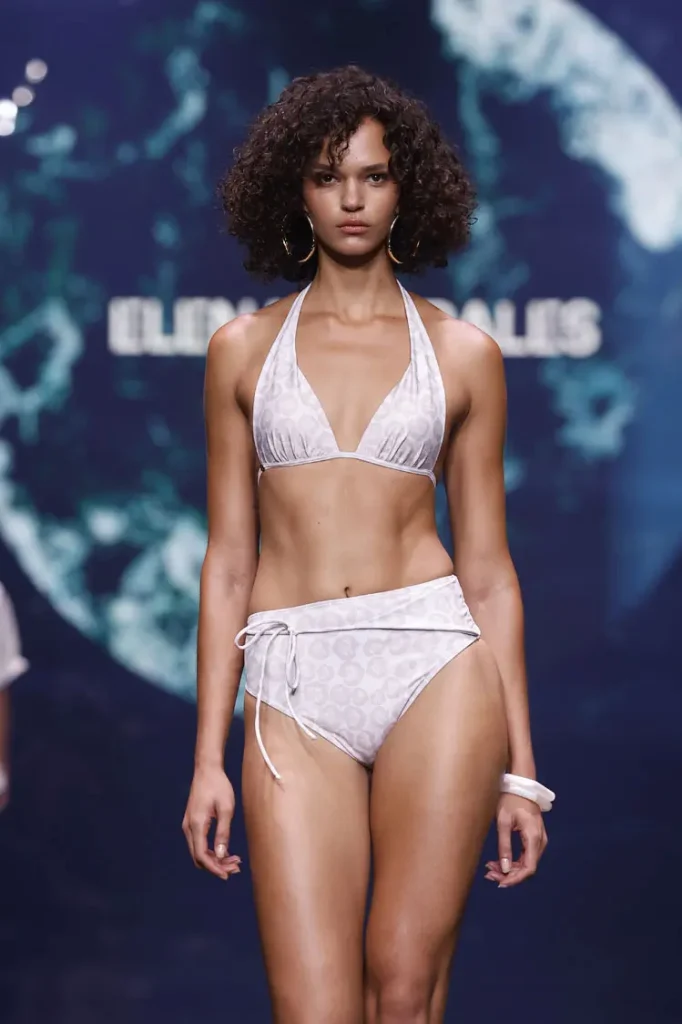 Coleccion amarte pasarela Elena Morales 2025
