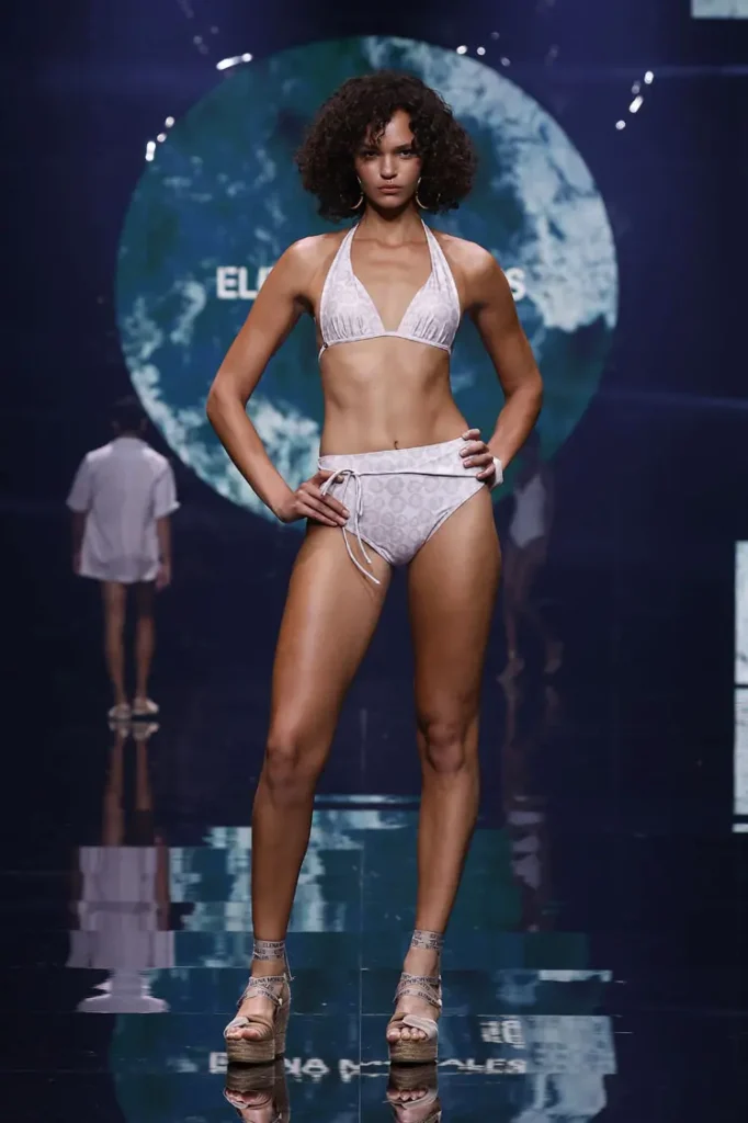 Coleccion amarte pasarela Elena Morales 2025