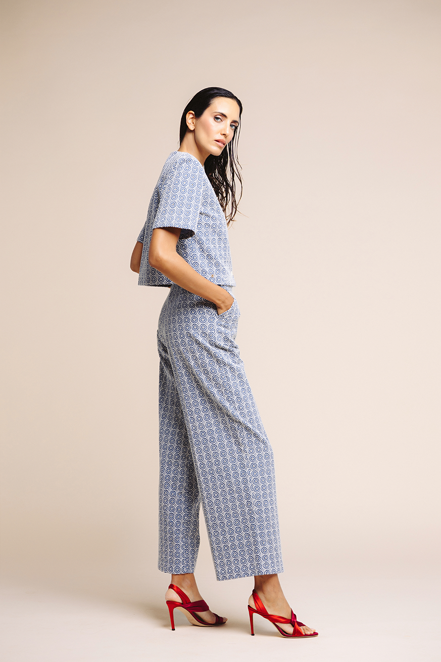CONJUNTO LINO BORDADO AZUL LARGO 2.webp